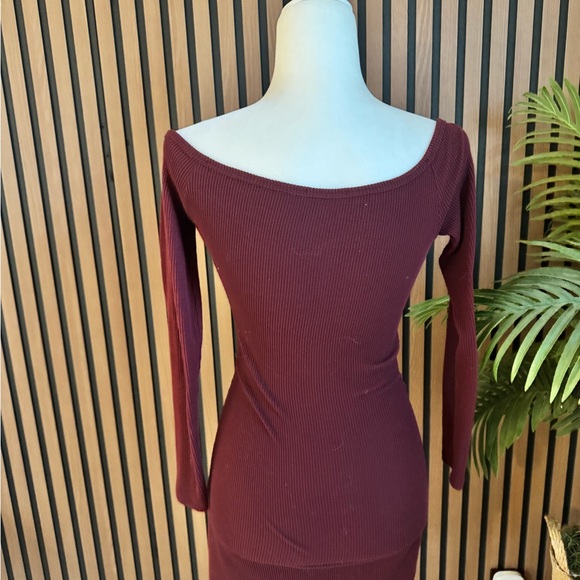 Burgundy Long Sleeve Button-Down Dress - Picture 3 of 7